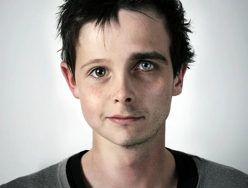 Интересные лица мужчин. Лицо девушки. Презрение мимика. Сильно отфотошопленная девушка. Модель головы.