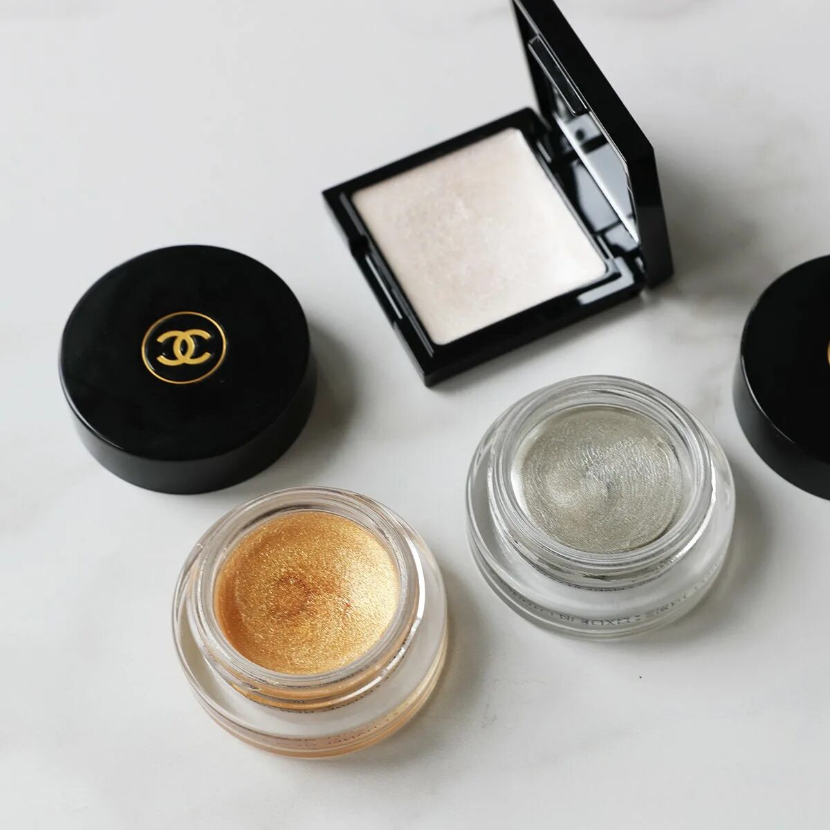 Revolution палетка теней ultra eye contour light and shade 14гр. Chanel жидкие тени. Suqqu тени. Масляная композиция для кожи век. Лимитки.