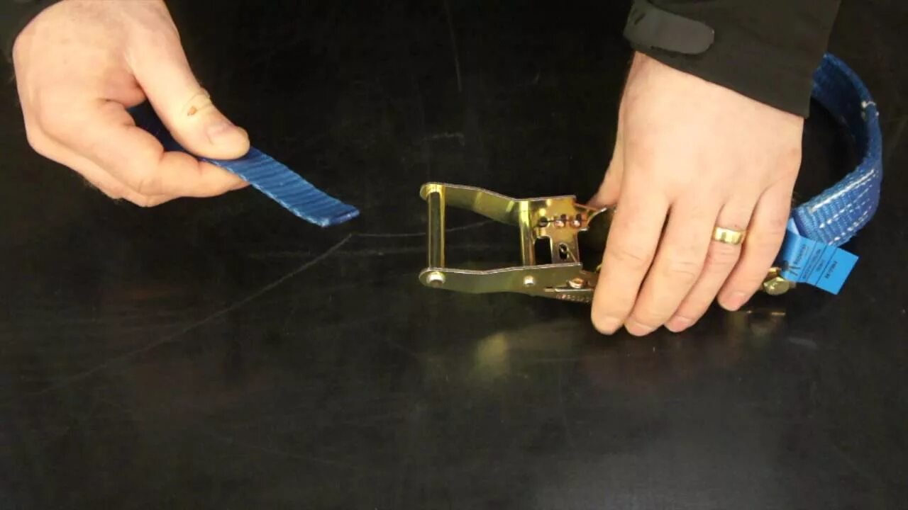 Using strap. Load straps. how to secure the load with straps. ratchet belt dwg.