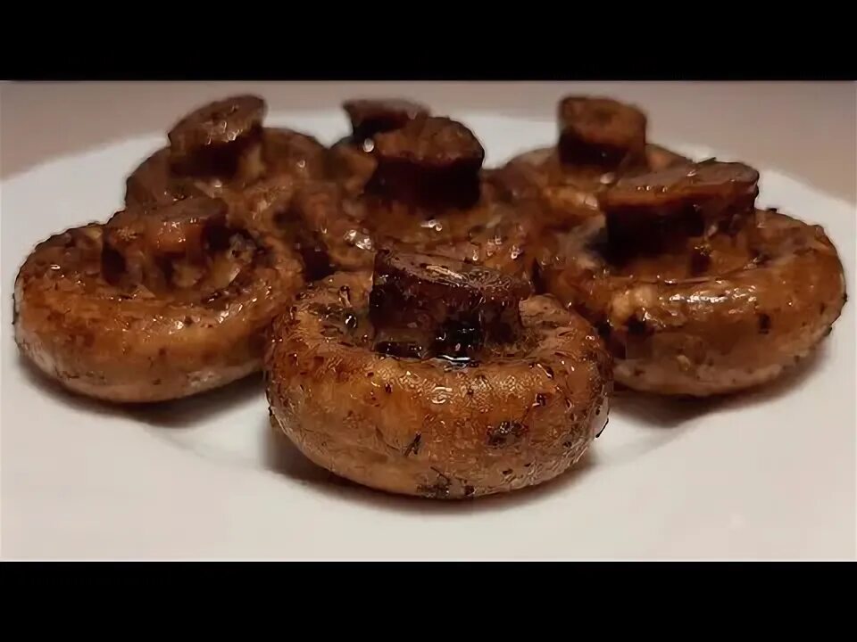 Шампиньоны в духовке. Вкусные запеченные грибы в духовке. Грибы запеченные в духовке целиком. Вкусные запеченные грибы в духовке. Запечённые шампиньоны в духовке.