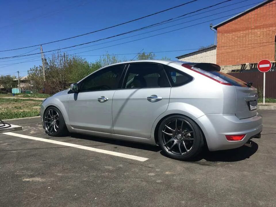 Вылет диска фокус 2. Вылет диска фокус 2. Ford focus 2 рестайлинг на 18 дисках. Вылет диска фокус 2. Ford focus 3 хэтчбек белый диски r 17.