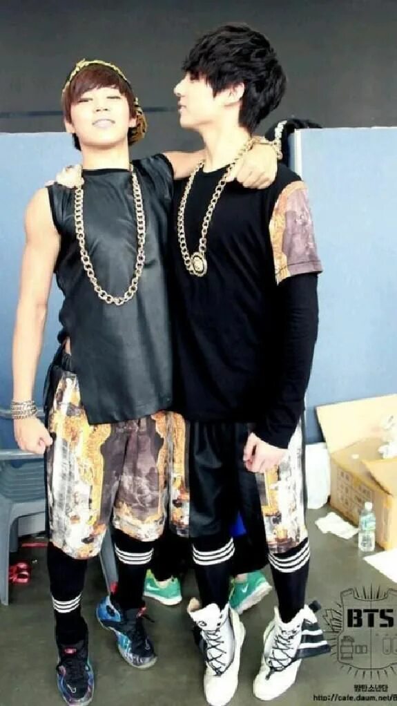 Jimin jungkook 2013. Чонгук и чимин братьям. Чонгук и чимин братьям. Чонгук и чимин братьям. Чонгук и чимин братьям.