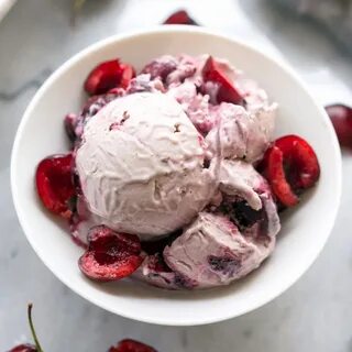 Мороженое с вишней