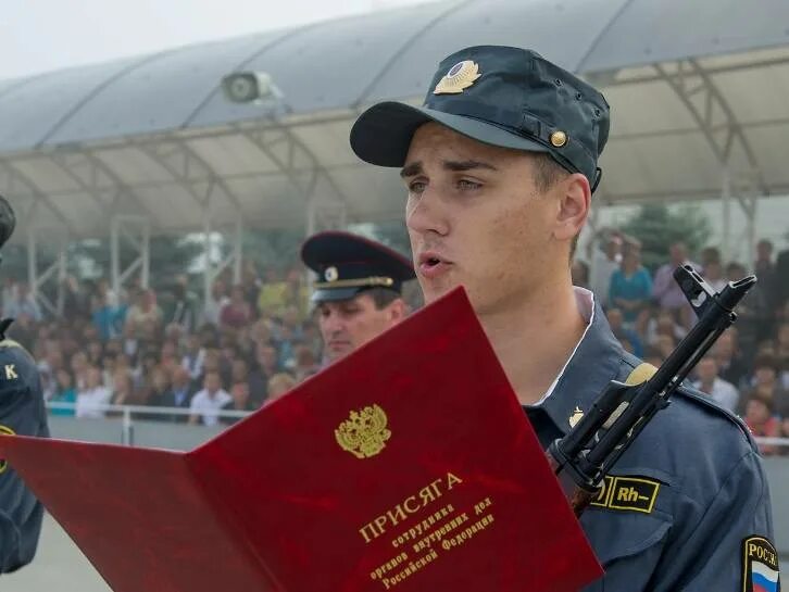 Работа служба в полиции. Срочная служба в фсб. срочная служба в мвд. трудоустройство в полицию. служба в полиции после армии.