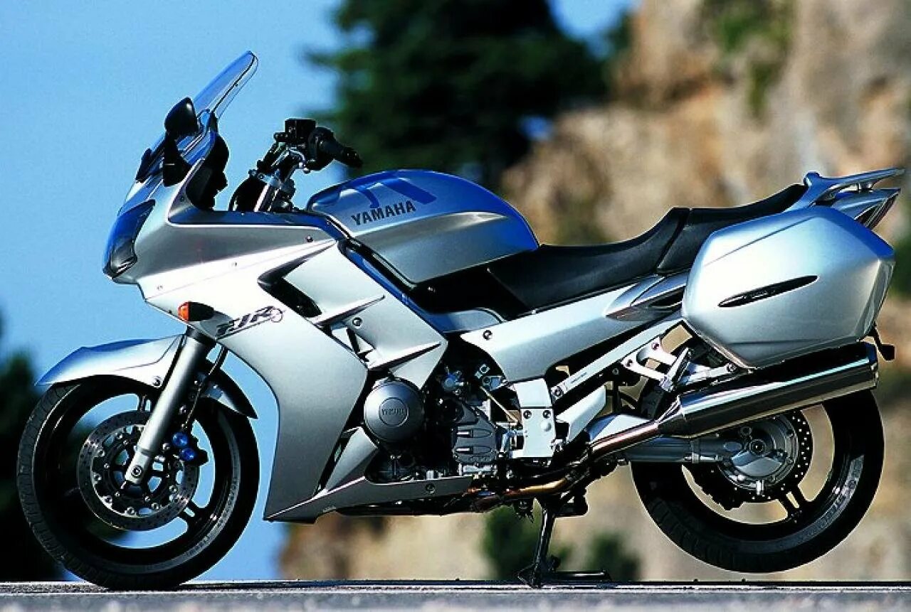 Какой спорт турист. Ямаха FJR 1300. Yamaha FJR 1300. Ямаха fgr1300. Ямаха FJR 1300 2002.