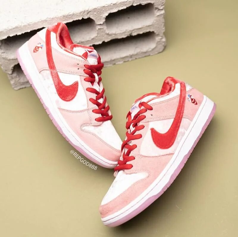 Nike SB Dunk Love. Nike Dunk SB Valentine. Найк св данк. Найк данк Валентины. Любовь найка