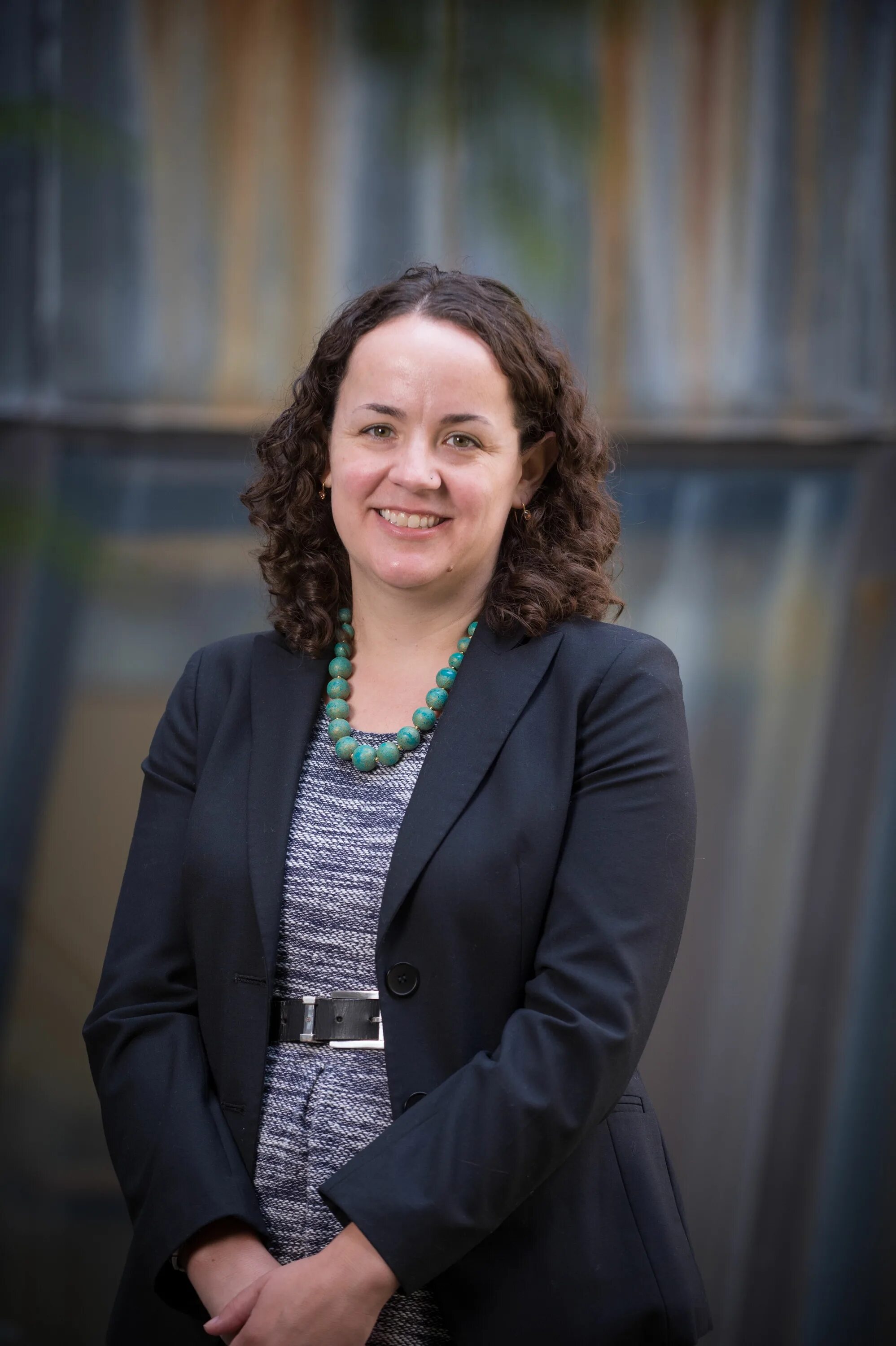 Элизабет боуэн актриса. Элизабет бауэн. Элизабет бауэн лив бейкер. Элизабет боуэн писатель. Элизабет боуэн фото.