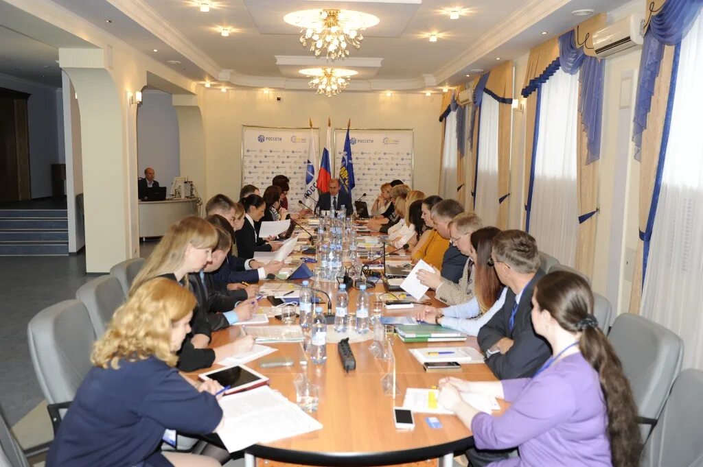 Киселев андрей иванович нижновэнерго. Россети приволжья нижний новгород. Генеральный директор мрск центра и приволжья. Мрск нижний новгород. Пао «россети центр и приволжье» игорь маковский.