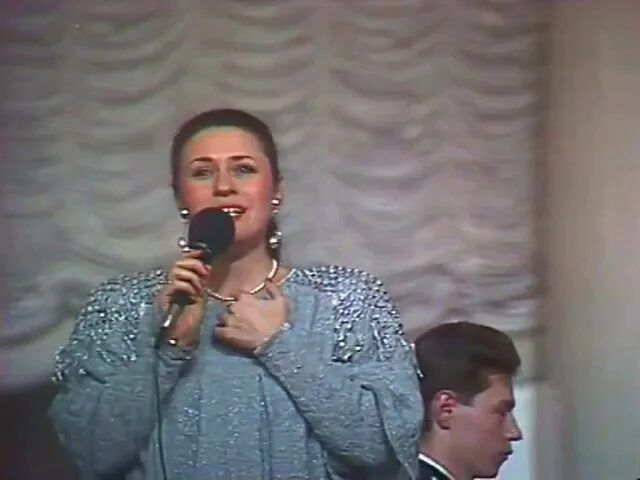валентина толкунова и лев лещенко. юбилейный концерт валентины толкуновой. толкунова поговори если б не было войны. толкунова старые слова. толкунова старые слова.