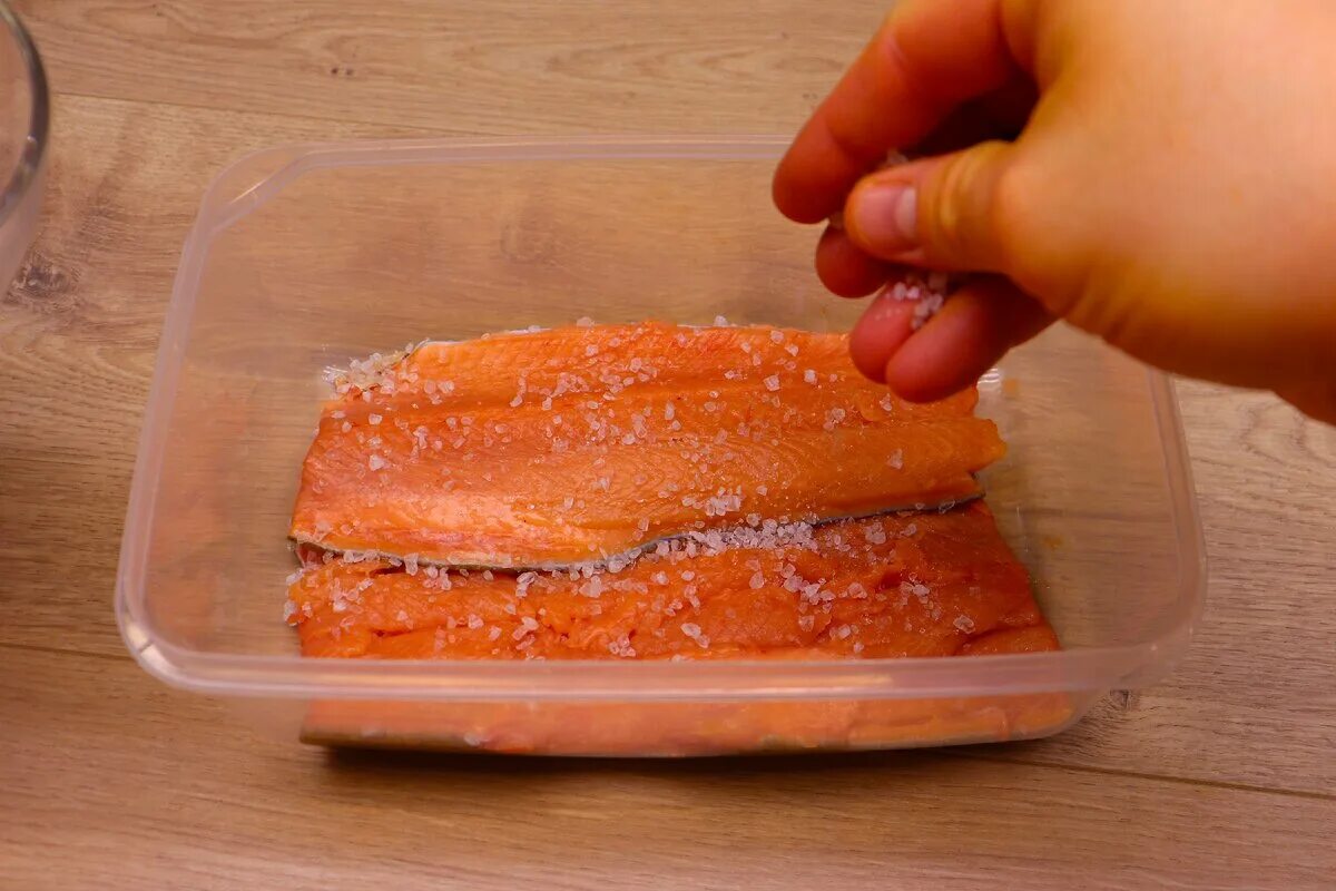 Форель радужная соленая. Вкусный посол форели. Форель чавыча слабосоленая. Форель малосольная. Как засолить форель для бутербродов.