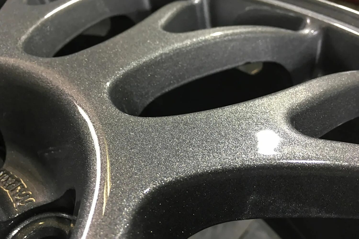 Краска для дисков черная 500мл motip 04018. Порошковая краска 9009. Полимерная покраска дисков. Краска для литых дисков. Порошковая краска для дисков.