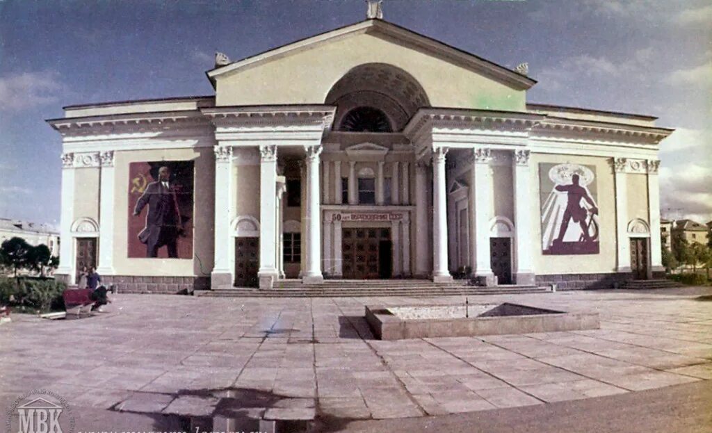 Кинотеатр ретро город лесной. Свердловск-45 лесной. кинотеатр лесной свердловская область. кинотеатр ретро лесной. город лесной кинотеатр.