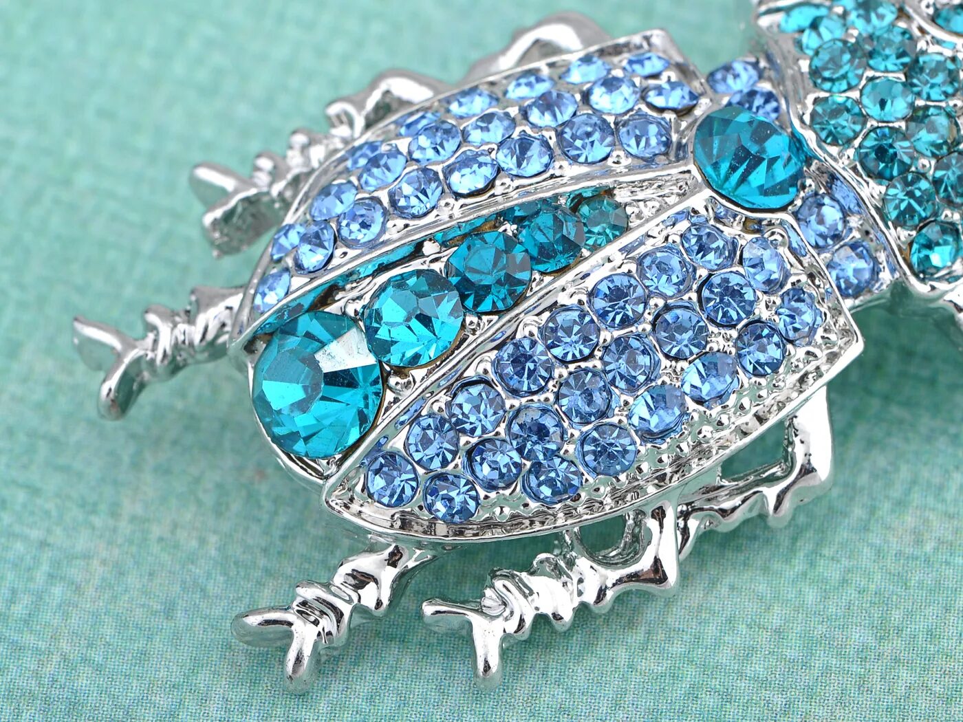 Аквамарин камень изделия. Кулон изумруд аквамарин. Бирюза с топазами. Кольцо. Аквамарин jewelry 252138.