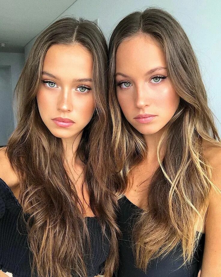 Sisters models. Olivia Mathers and Isabelle Mathers.