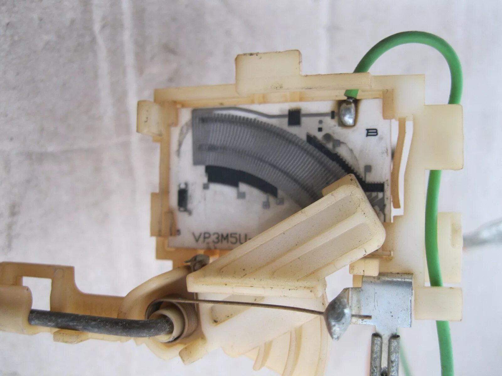 Датчик уровня топлива форд фокус 2. Датчик уровня топлива форд фокус. Датчик уровня топлива форд фокус 2 1. Датчик уровня топлива фокус 2. Форд фокус 1.