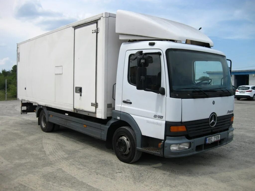 Куплю мерседес атего 815. Mercedes-Benz Atego 815. Мерседес Бенц 815 Atego. Грузовой фургон Мерседес-Бенц Atego 815. Мерседес Бенц Атего 815 габариты.