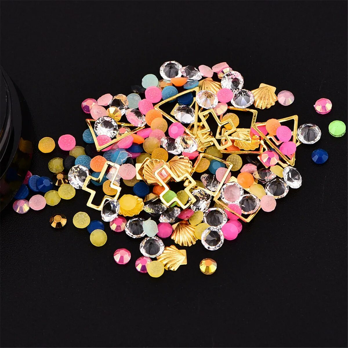 блестящие украшения. тесьма со стразами сваровски. блестящие украшения. украшения из страз. женские украшения на шею.