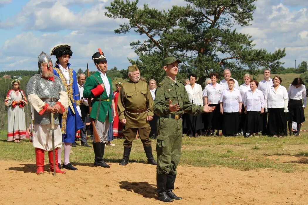 Озеро Каринское Александровский. Село большое Каринское Александровский район. Каринское Московская область. Каринское поле в Александрове фестиваль. Александров через каринское