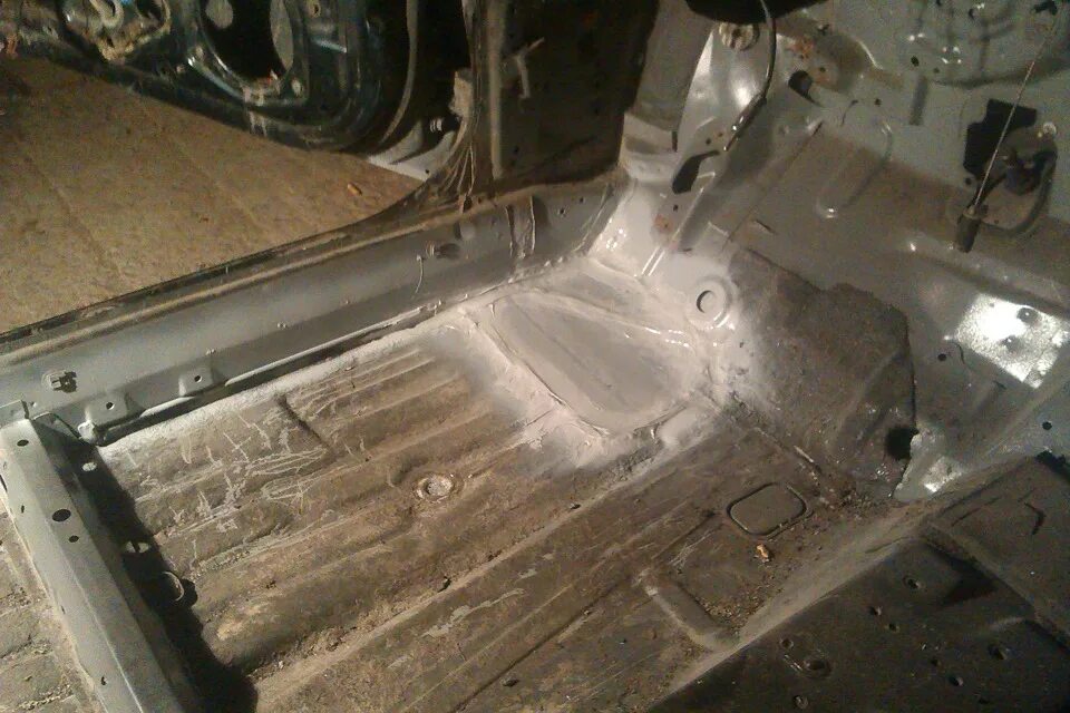 Усилитель днища ваз 2107. Днище димитровграда. Покраска дна автомобиля. Днище ваз 2106. Днище димитровграда.