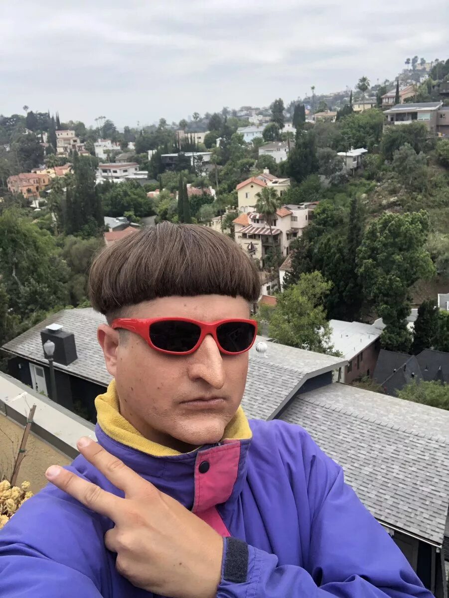 Oliver tree don t. Oliver tree. оливер three. певец оливер tree. очки oliver tree.