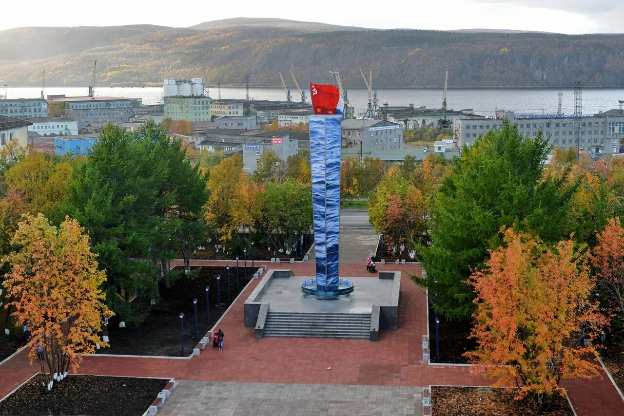 Мурманск. Доспремичательности города мурманск. Памятник защитникам заполярья мурманск. Мурманск виды города. Места в городе мурманск.