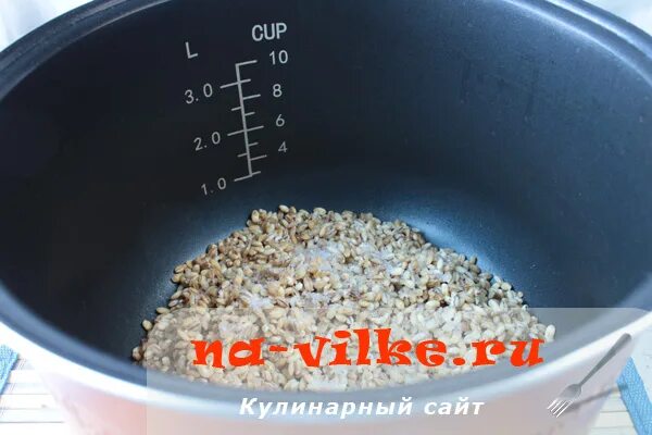 Как сварить перловую кашу в мультиварке. Пропорции перловки и воды в мультиварке. перловка в мультиварке пропорции. перловая каша в мультиварке пропорции. соотношение перловой крупы и воды в мультиварке.
