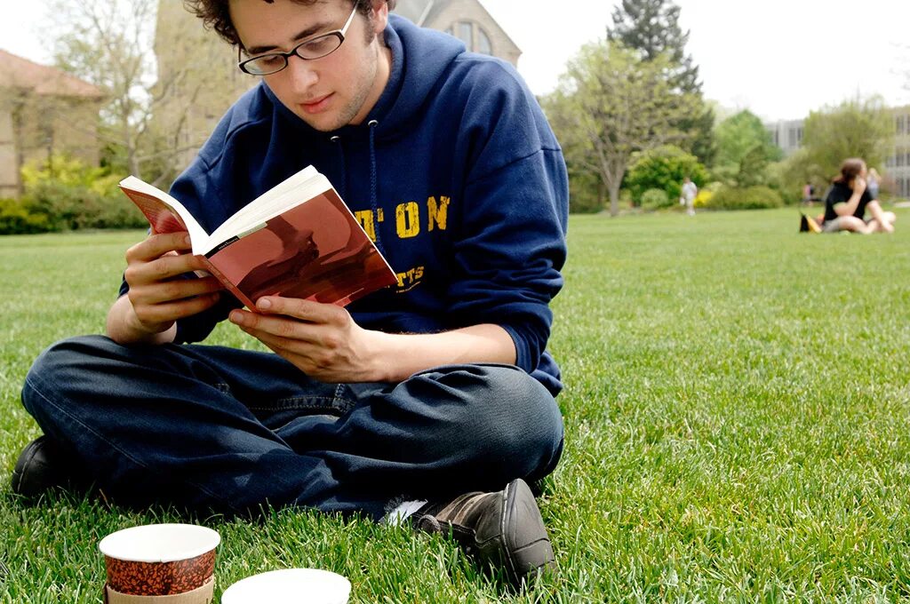 Who reads stories
