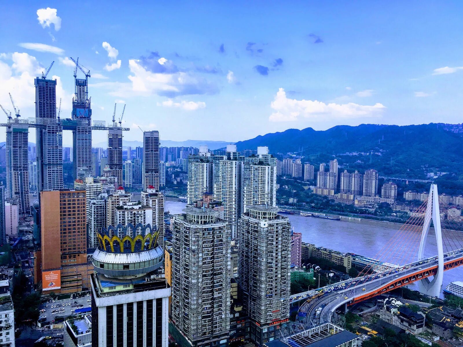 Чунцин китай. Чунцин город в китае. Чунцин (китай) - 82 400 км². Самый большой город китая чунцин. Чунцин китай.