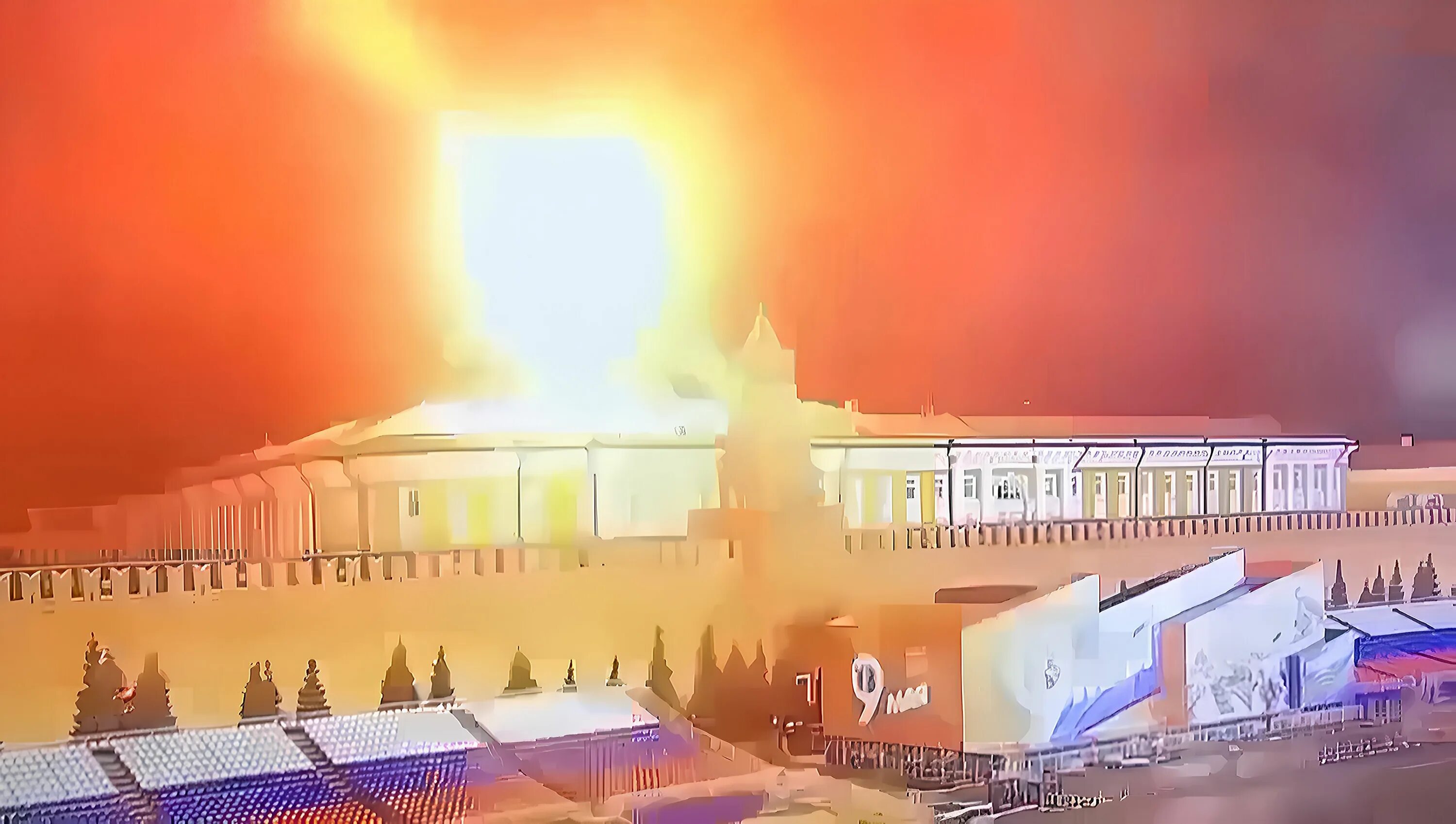 Куда сходить март 2024. Сенатский дворец Московского Кремля пожар. Кремль горит. Кремль сейчас. Резиденция президента в Кремле.