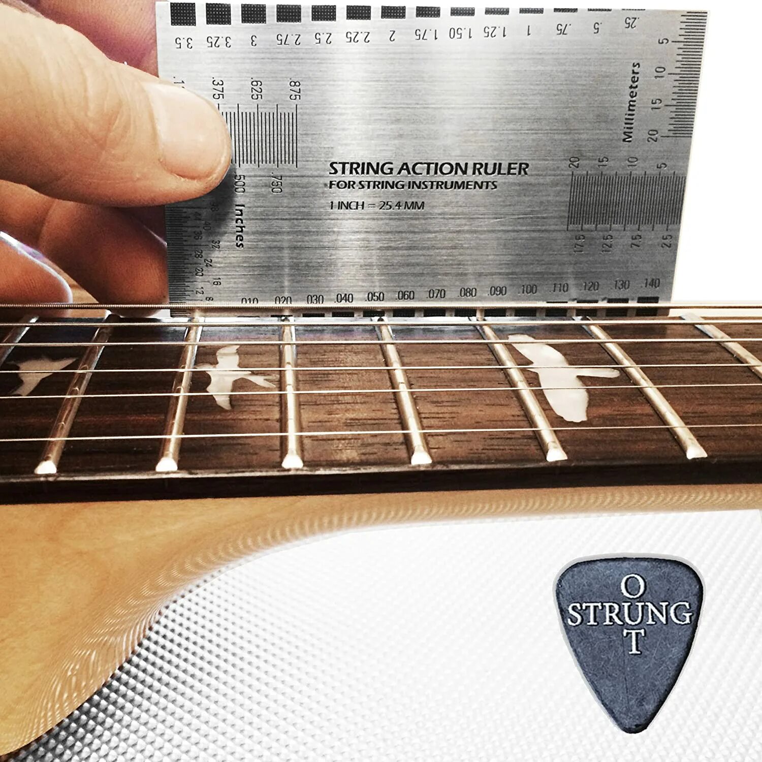 Action strings. Luthier dark silver strings.