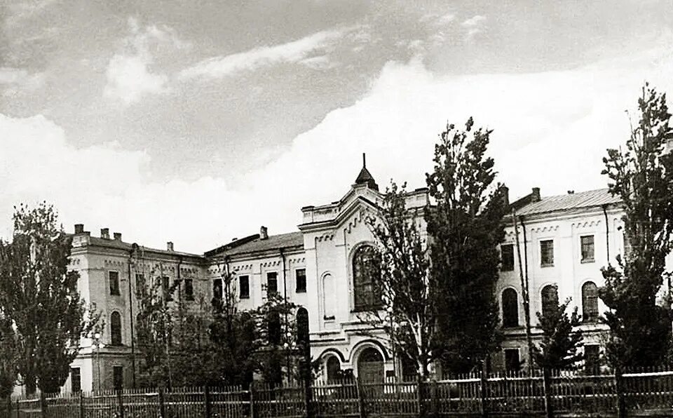 Пединститут почему и. Педагогический университет питер герцена. Герцена, герценовский университет. Пединститут почему и. Институт мпгу в москве.