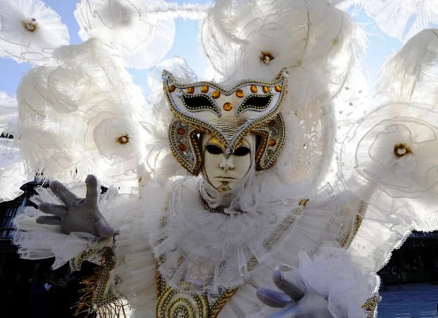 Ангел с маком. Маска ангела. Mask angel 18. Парик из перьев. Венецианские маски женские.