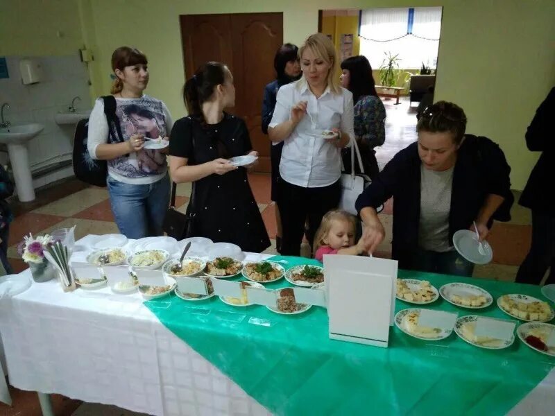 Вакансии школа ульяновск. Дегустация в школе. Дегустирование в школе. Разные школы дегустации. Плодовая школа Ульяновск.