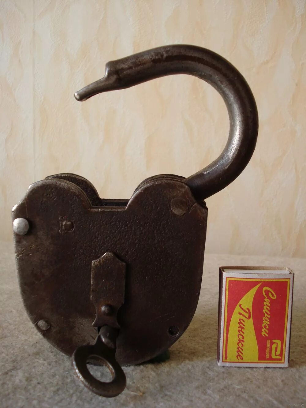 4р 60коп. старинные замки навесные. навесной замок "modern lock №3". амбарный замок 19 века. красивый навесной замок.