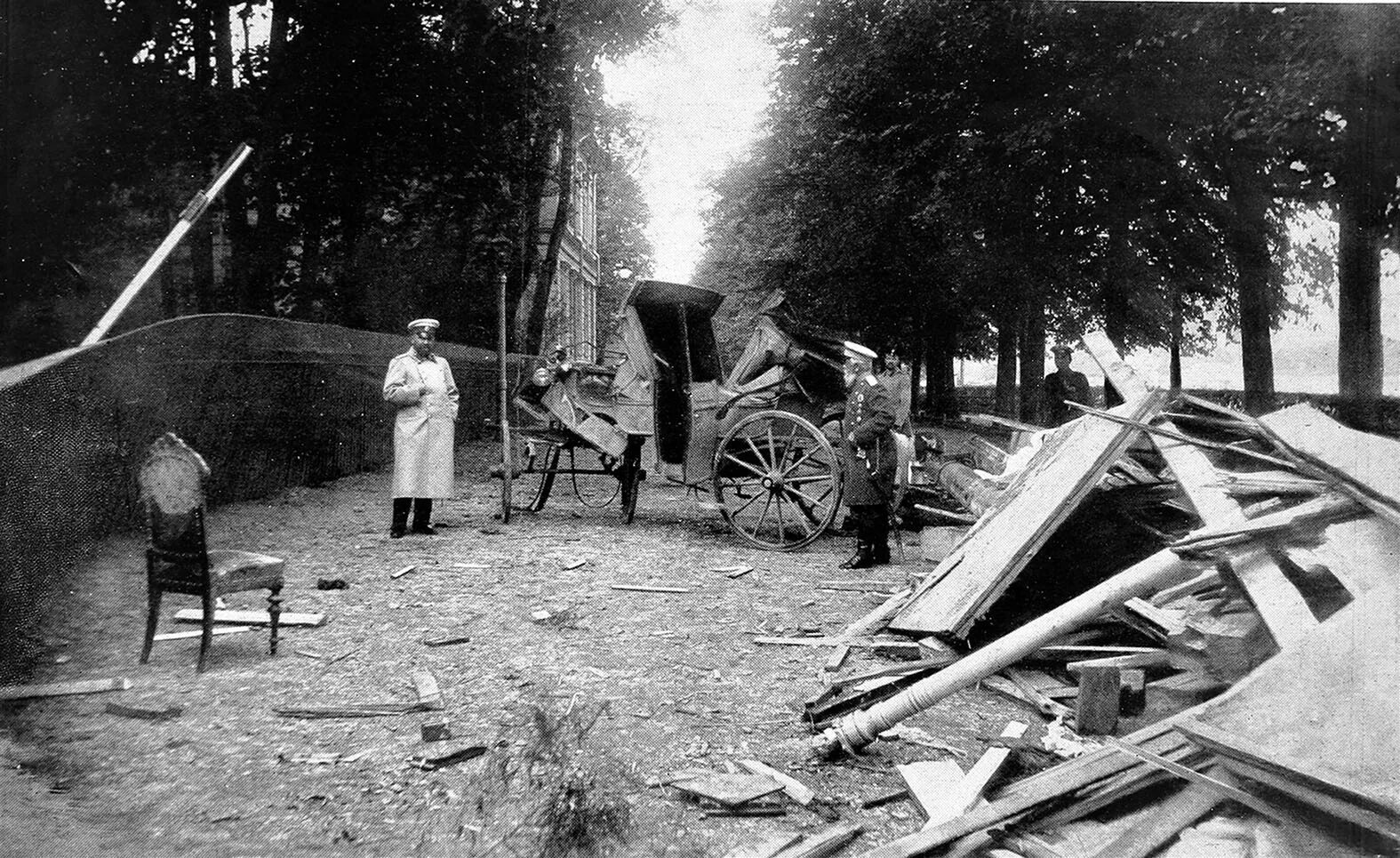 Пережил покушение. Взрыв на Аптекарском острове 1906. Дача Столыпина после покушения 1906. Покушение на Столыпина 1906. Дом Столыпина на Аптекарском острове.