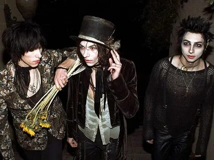 Palaye royale dead to me перевод
