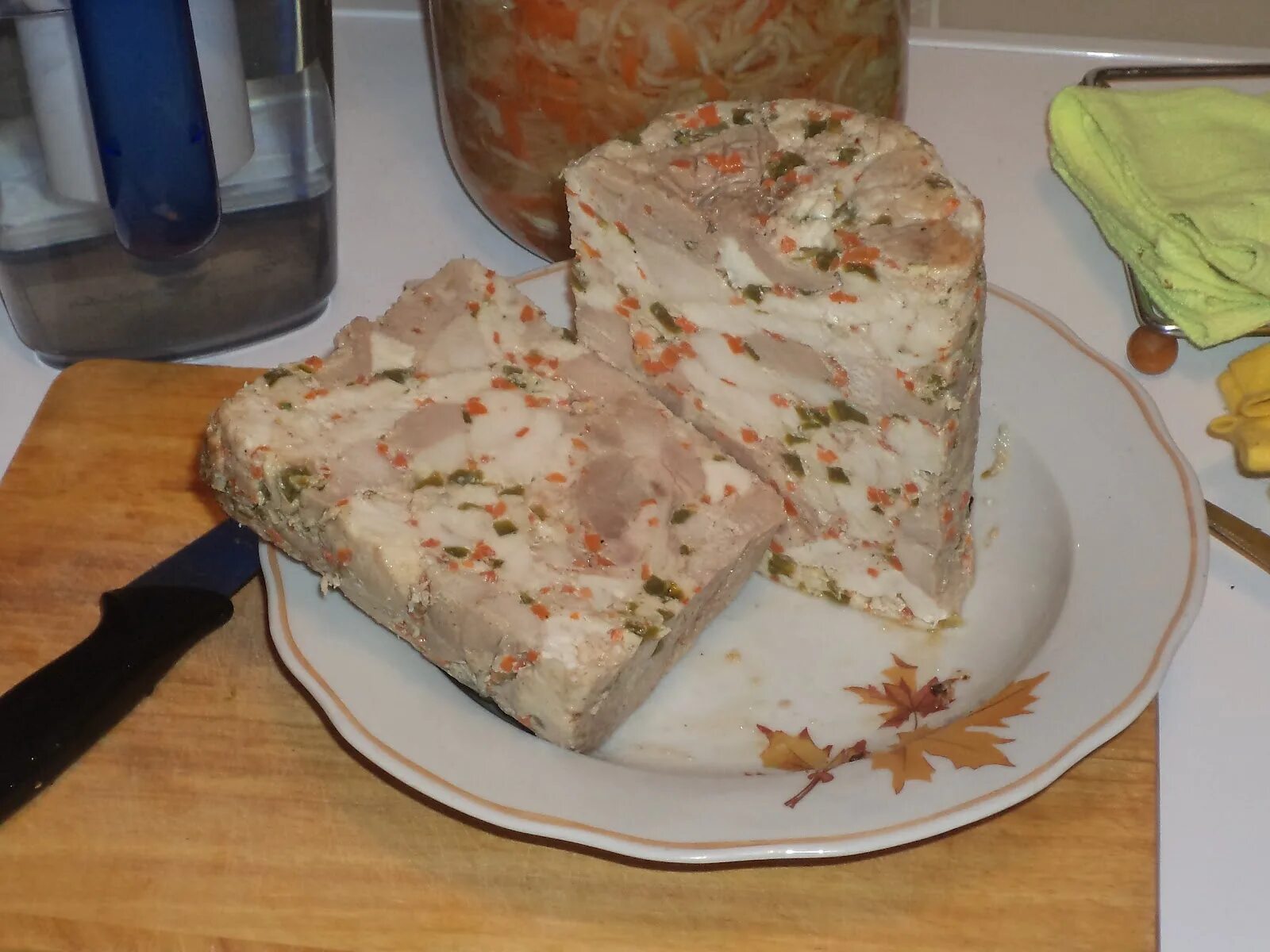 Как делать прессованное. Прессованное мясо. прессованное сало. прессованное сало с мясом. печень прессованная с салом.