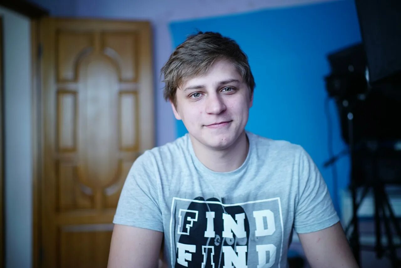 Блогер б