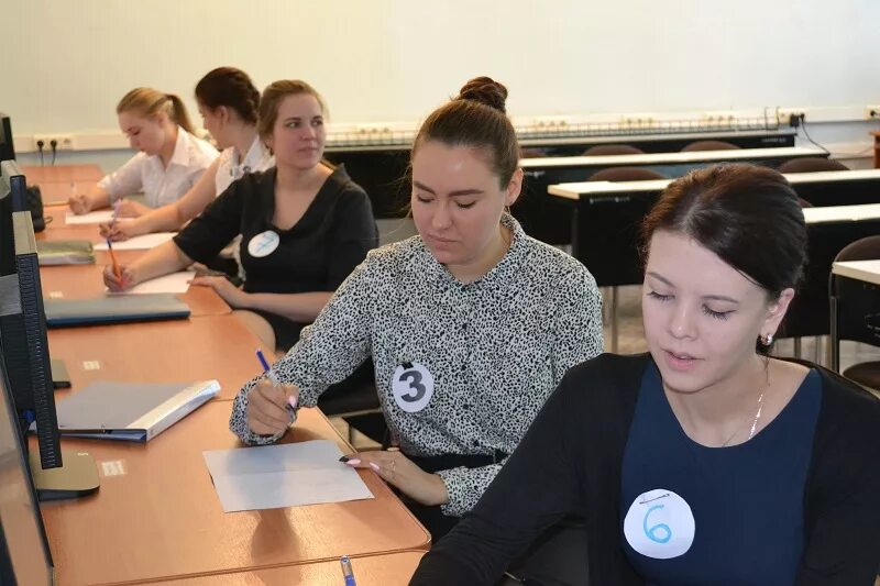 Секретарь суда зарплата. Секретарь судебного заседания. Секретарь суда. Форма секретаря судебного заседания.