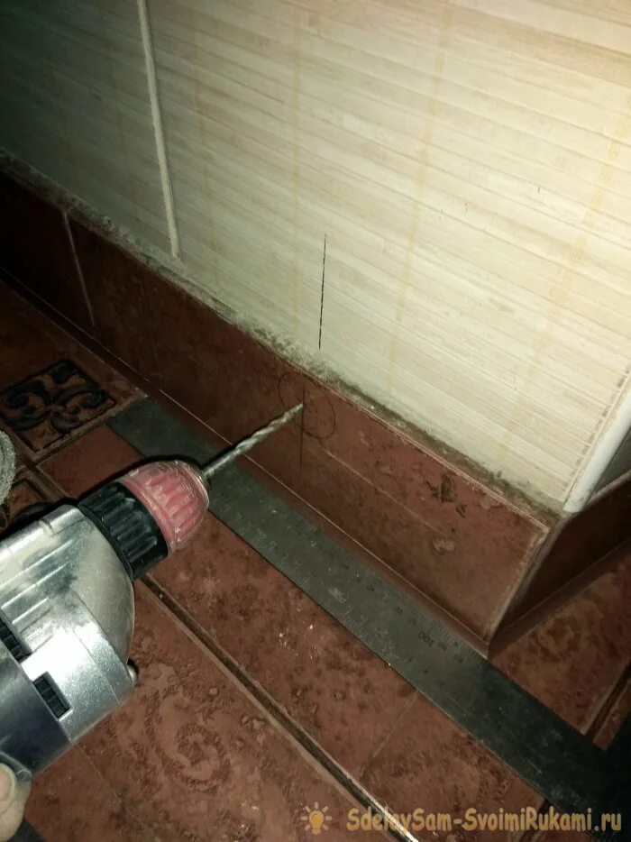 Сверление отверстий в бетоне 110. Фреза для сверления круглых отверстий в дереве 110. Отверстие 110 мм в бетоне. Отверстие под канализационную трубу 110. Отверстие 110 мм в бетоне.