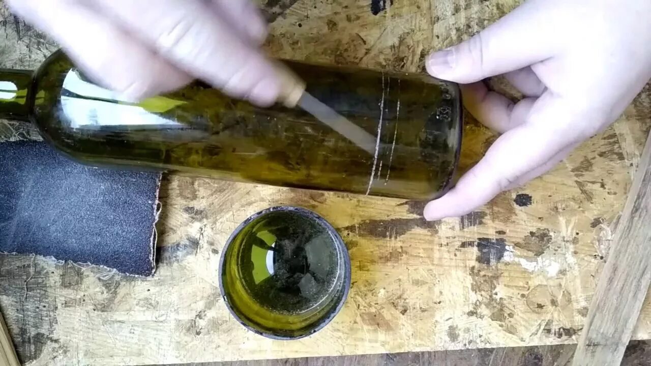 Как разрезать бутылку стеклорезом. Бутылкорез для стеклянных бутылок. разрезать бутылку стеклорезом. разрезанная бутылка. разрезанная бутылка по спирали.