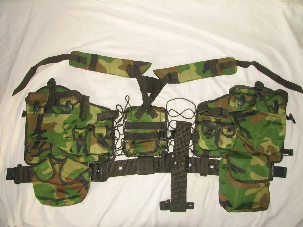 Разгрузка тактическая военмаг. Разгрузочный жилет армейский. Типы армейских разгрузок. Типы разгрузок. Разгрузочный жилет с бронепластинами p24 usa (p24-0611).