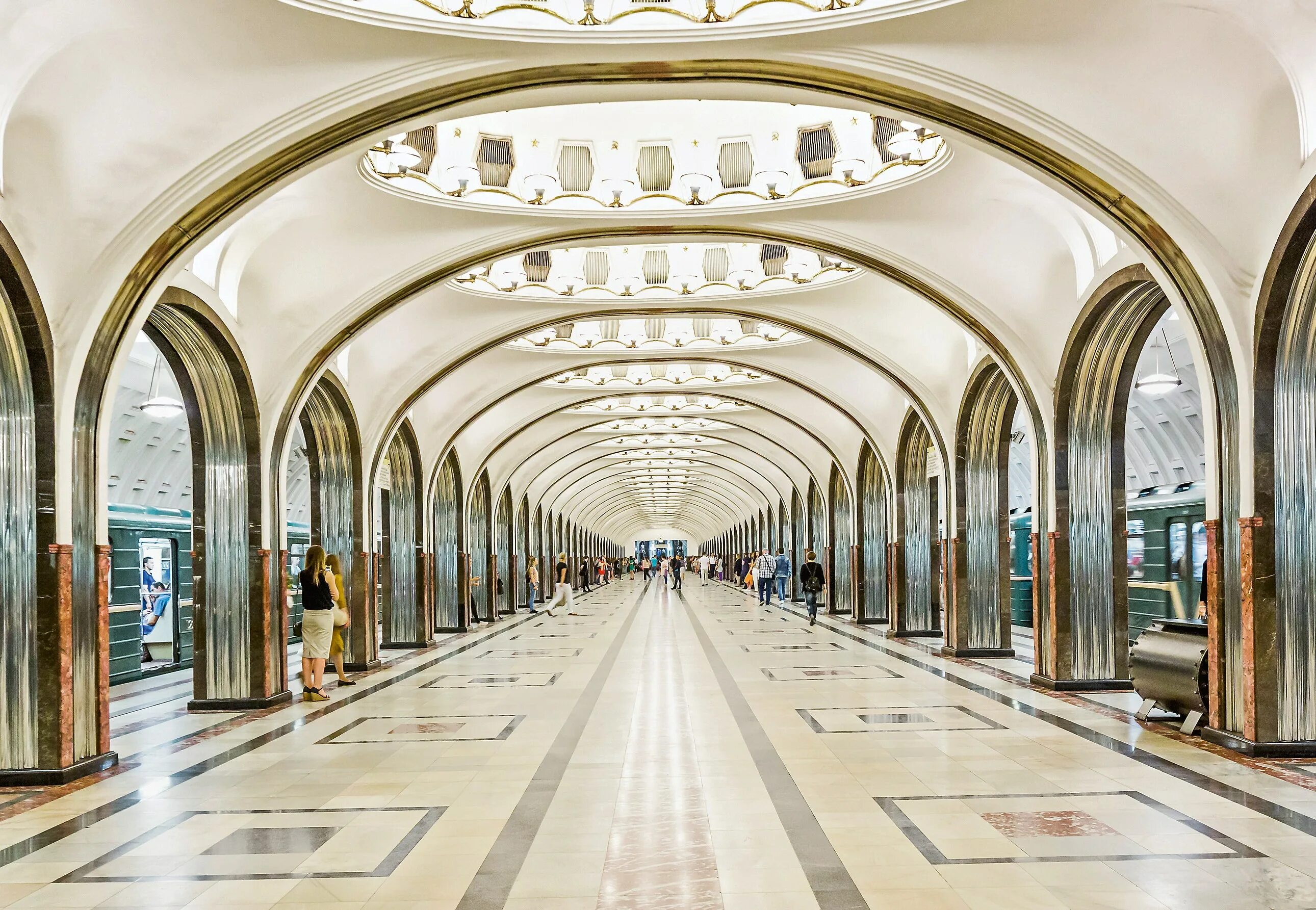 Станция метро Маяковская. Станция Маяковская Москва. Московский метрополитен станция Маяковская. Станция МИТРО В Москве.