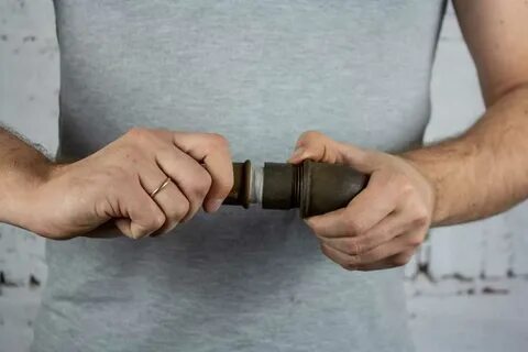 На резьбу наматывают
