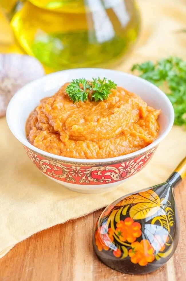 Икра из цукини рецепты. Икра кабачковая. вкусная кабачковая икра. икра из кабачков. кабачковая икра классическая.