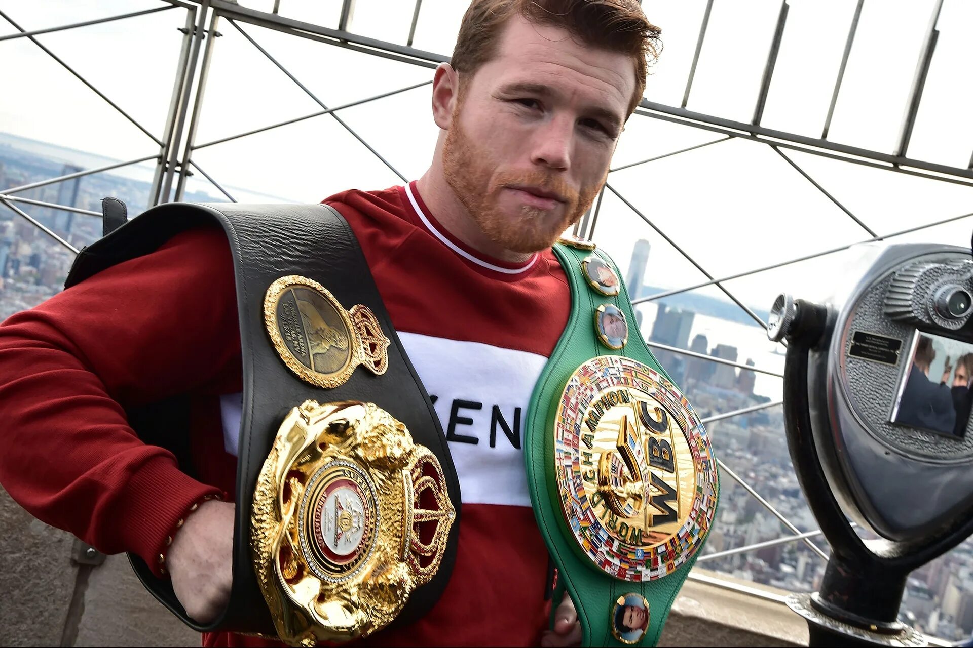 Saul alvarez. Канелое. Сауль альварес юфс. Сауль альварес фото. Канелое.