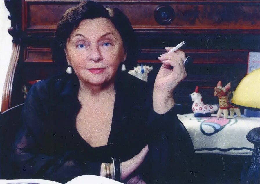 Паола волкова мост над бездной 2013. Волкова паола дмитриевна искусствовед. Паола волкова фото в молодости. Паола волкова искусствовед. Волкова искусствовед.