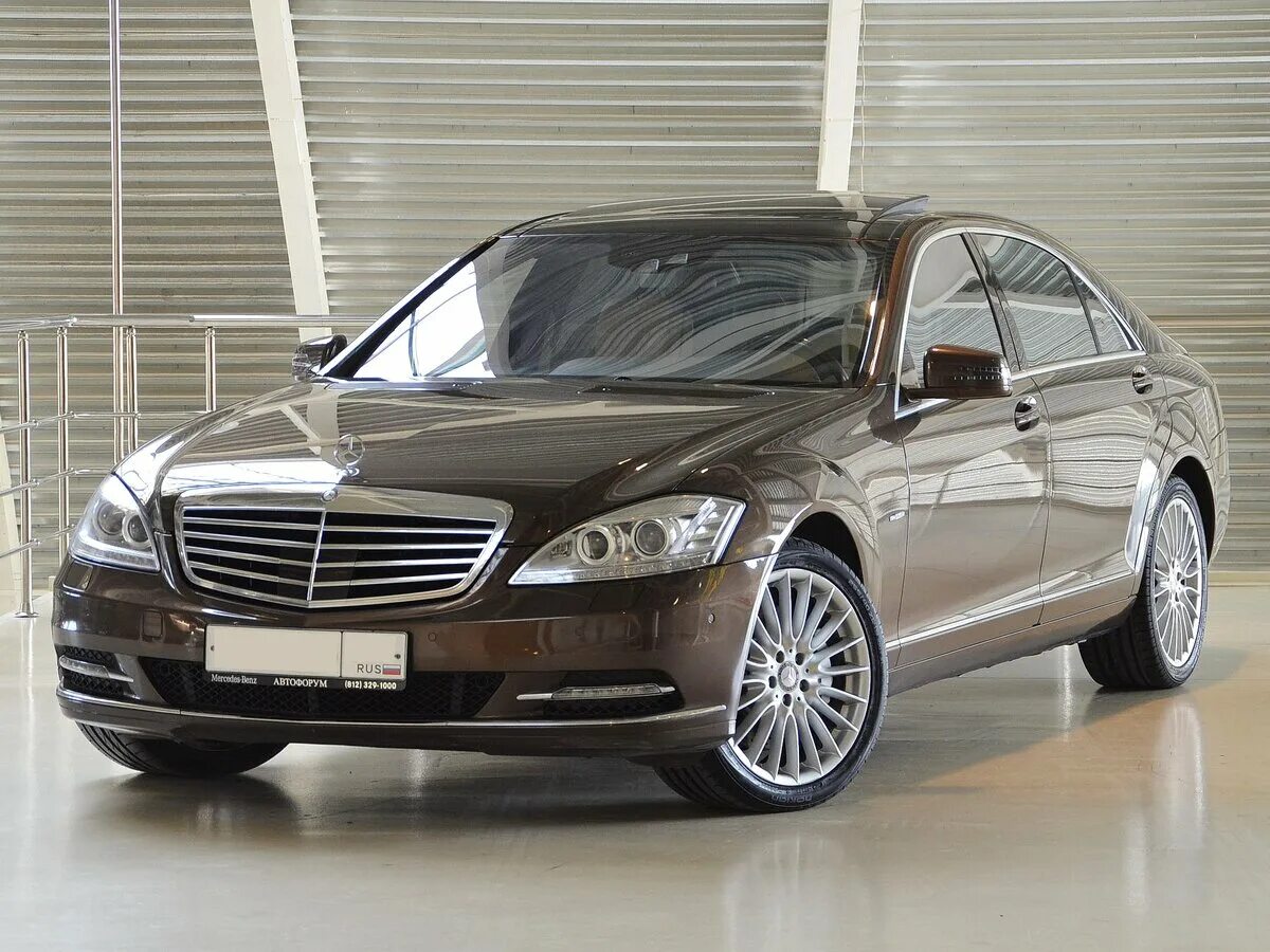 Купить мерседес w221. Mercedes s 221. Mercedes s class w221. Mercedes s class w221 long. Мерседес s221 Рестайлинг.