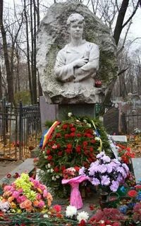 Есенин похоронен на ваганьковском