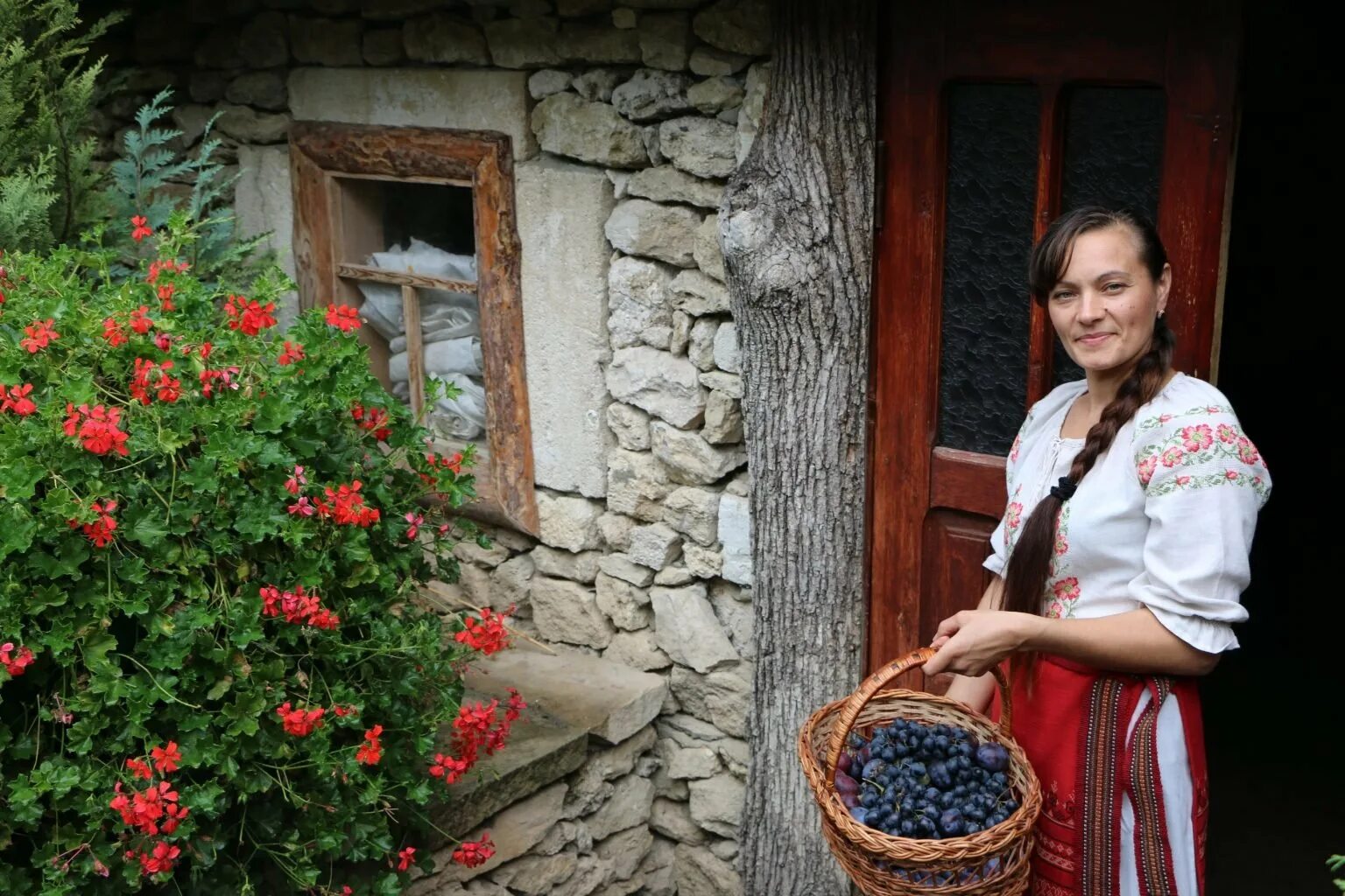 Молдова туризм. Красивые Молдаванки. Красоты Молдавии. Сельский туризм в Молдове.